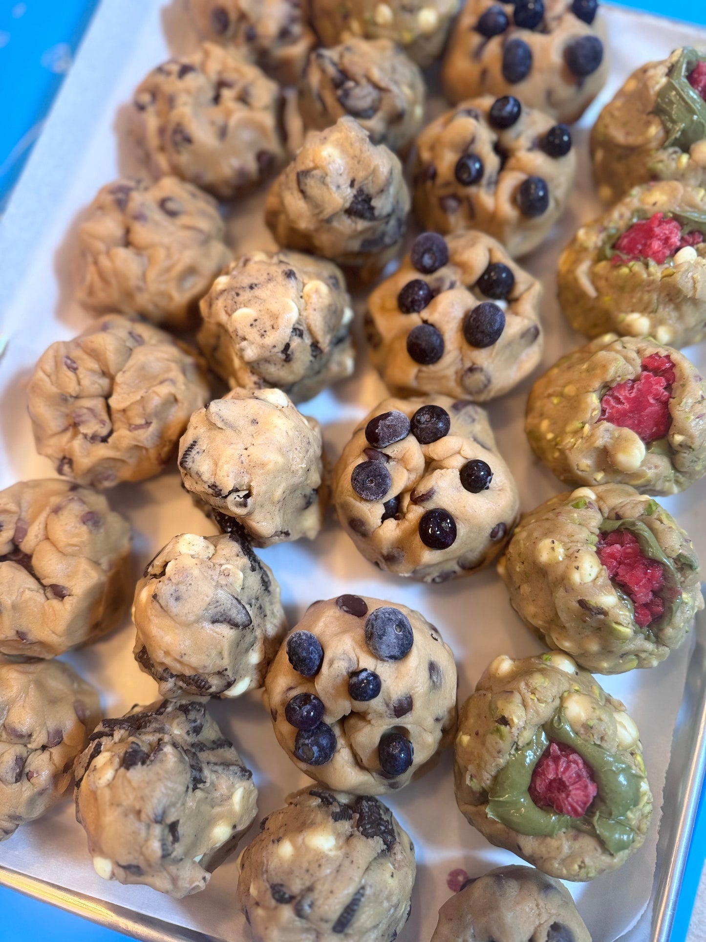 Minis dozen